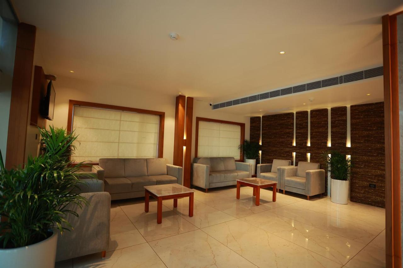 The Gold Hotel Palakkad Ngoại thất bức ảnh