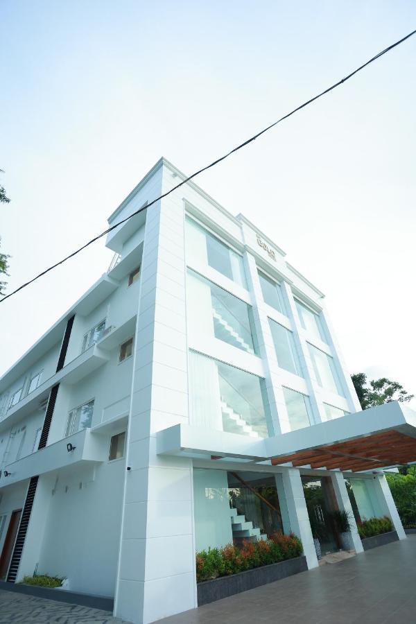 The Gold Hotel Palakkad Ngoại thất bức ảnh