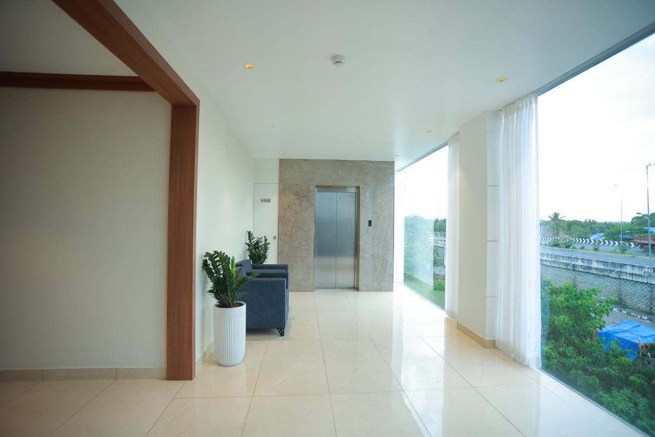 The Gold Hotel Palakkad Ngoại thất bức ảnh