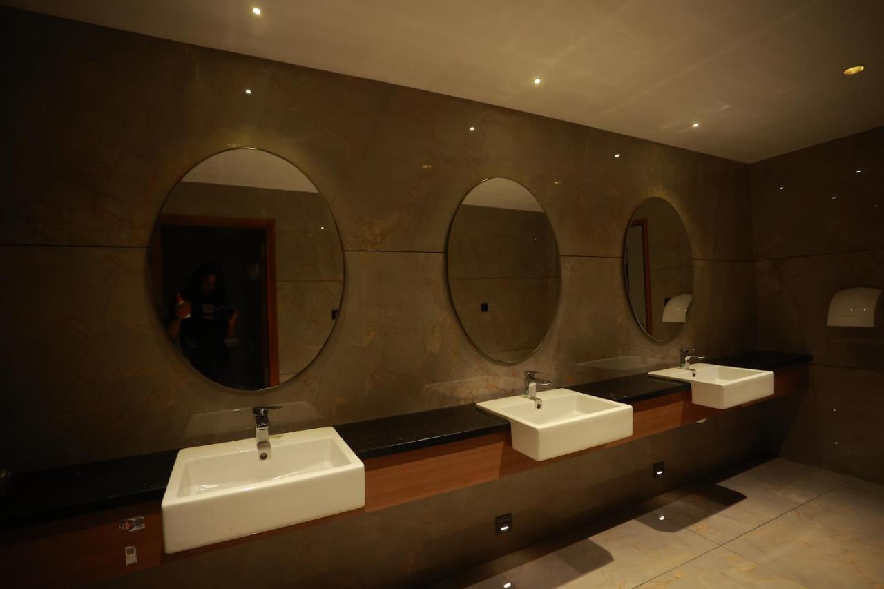 The Gold Hotel Palakkad Ngoại thất bức ảnh