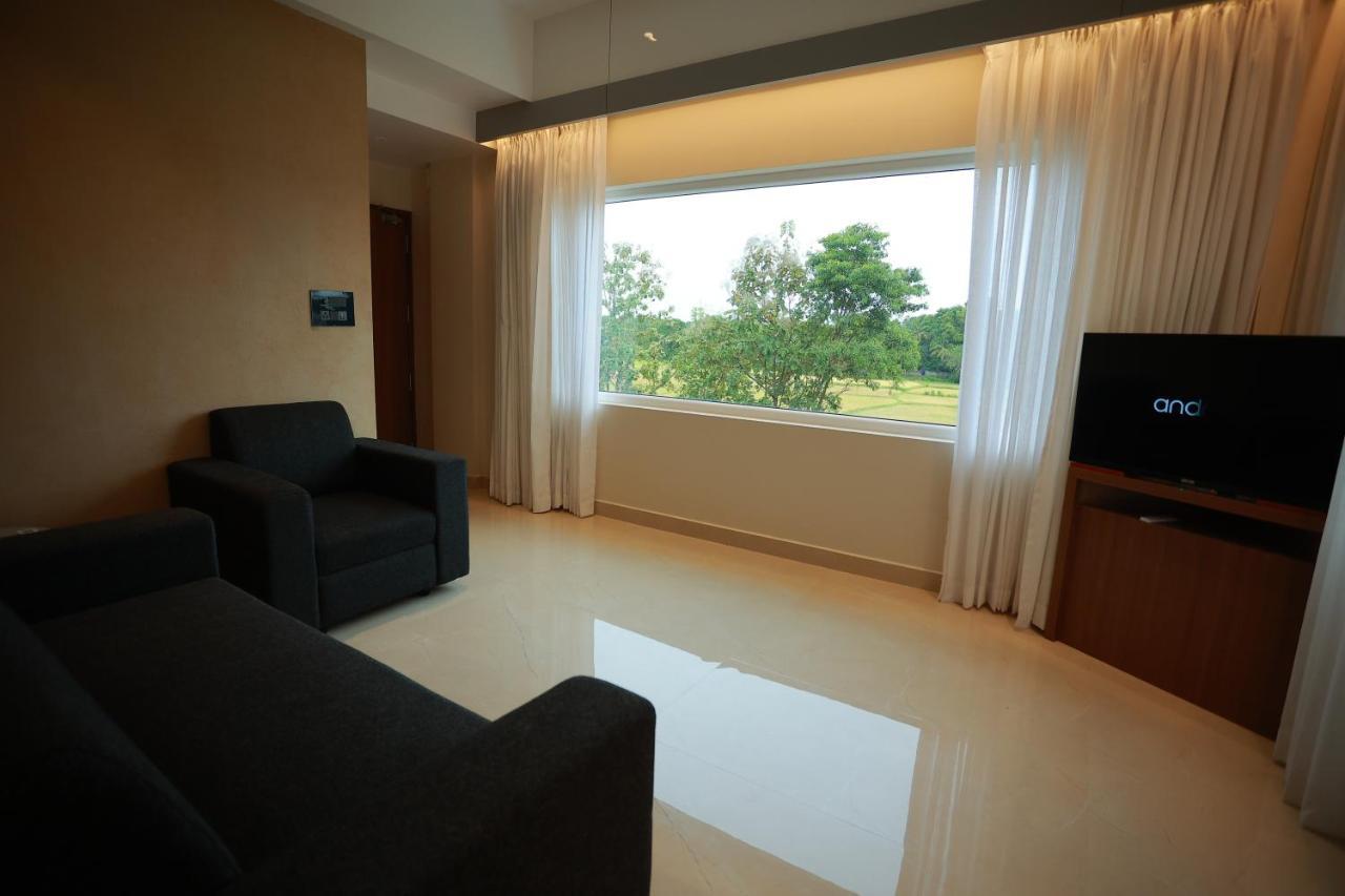 The Gold Hotel Palakkad Ngoại thất bức ảnh