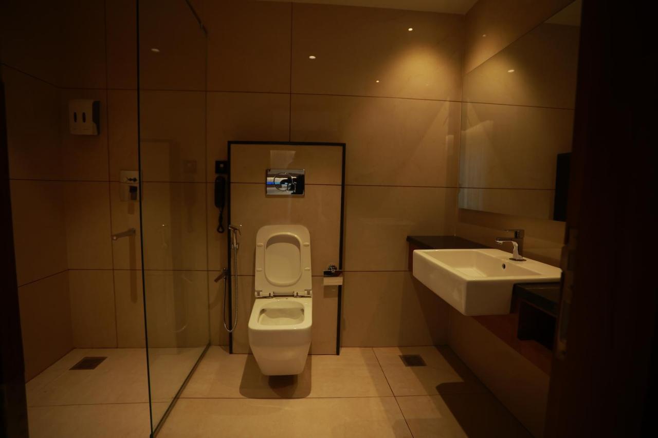 The Gold Hotel Palakkad Ngoại thất bức ảnh
