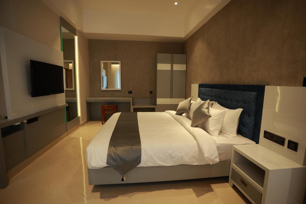 The Gold Hotel Palakkad Ngoại thất bức ảnh